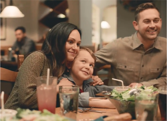 Familia disfrutando en Olive Garden